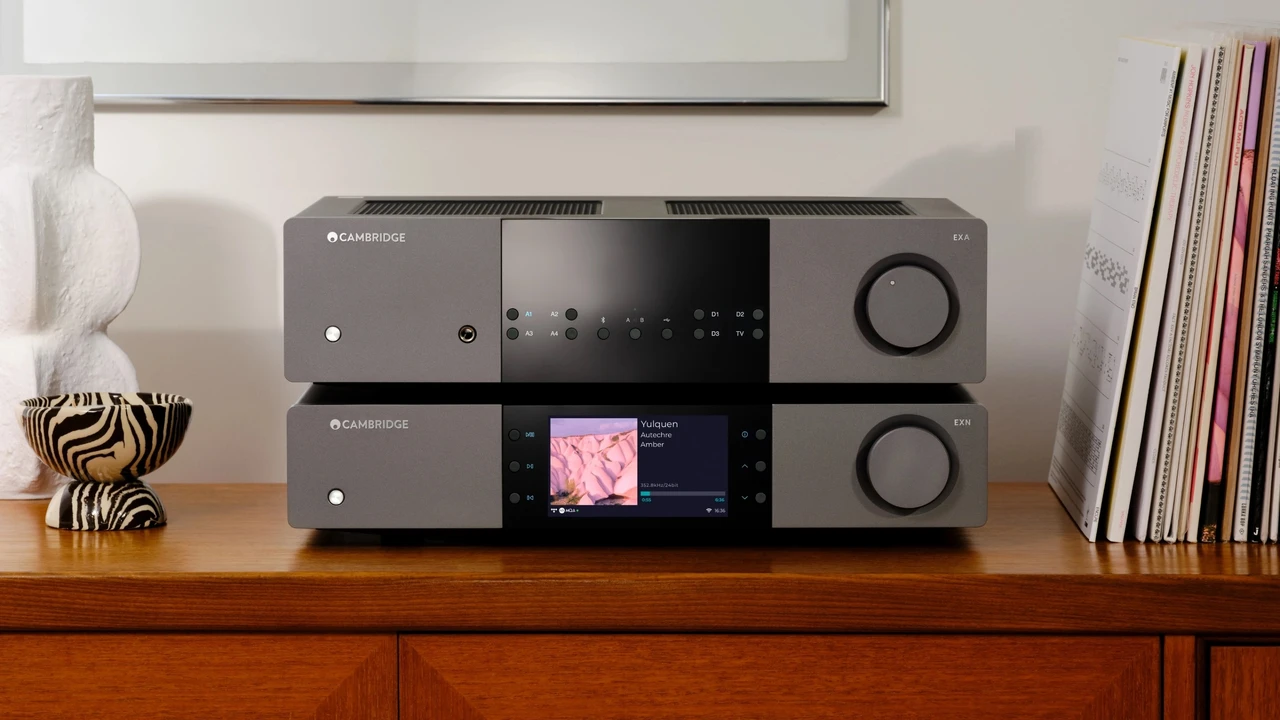 Cambridge audio artikkel lifestyle bilde forsterker streamer